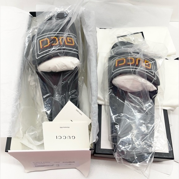 Gucci Logo Black Leather Men’s Pool Slides - Picture 14 of 15